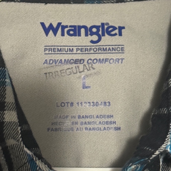 Wrangler Men's Plaid Shirt in Black and Blue Size Large - Picture 4 of 6